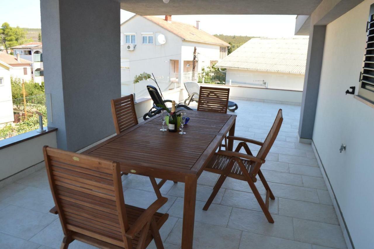 Apartmani Mila Sukošan エクステリア 写真